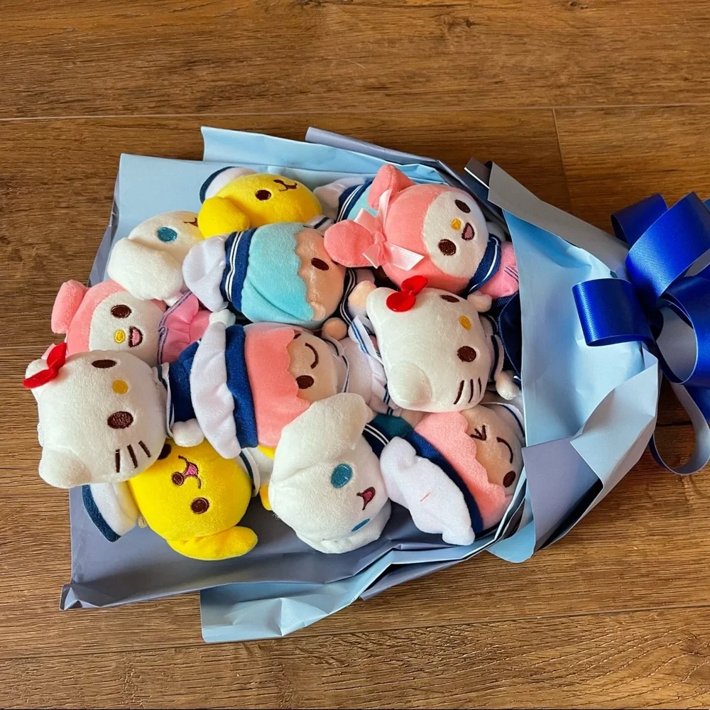 SANRIO-Imported (NWOT) Large Character Plush Bouquet with Greeting Card - Picture 4 of 15